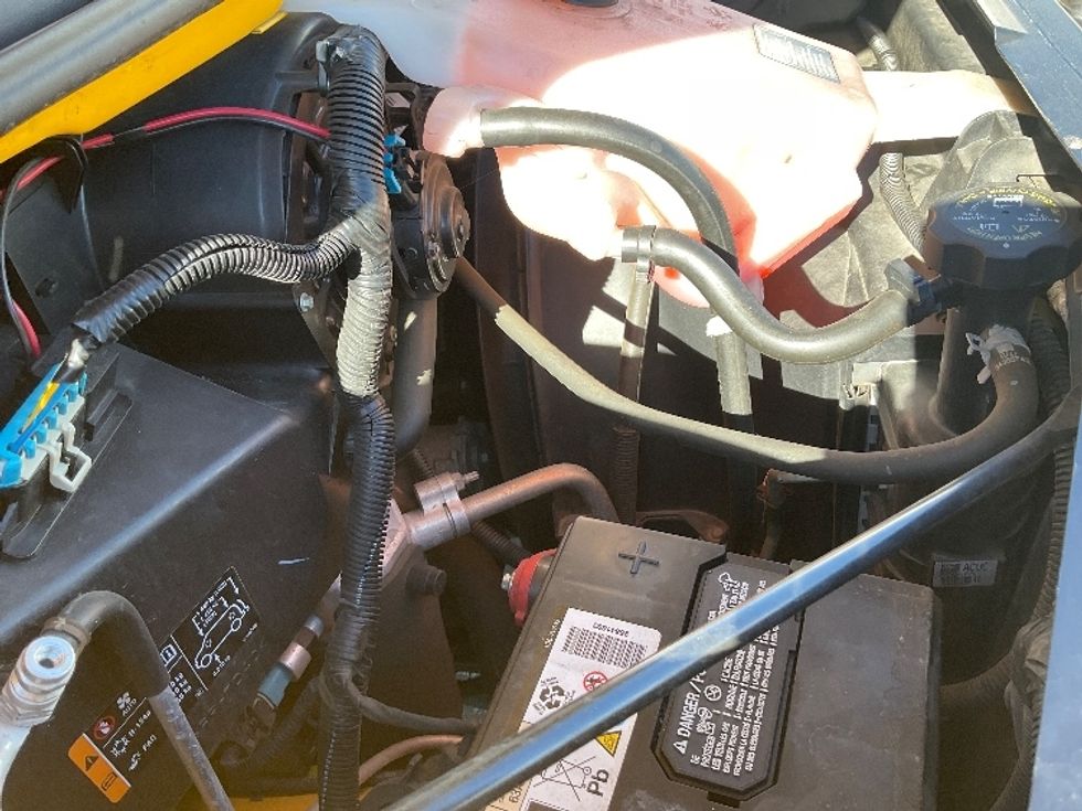 Light Duty Box Truck-Light and Medium Duty Trucks-GMC-2021-Savana G33503-La Mirada-CA-100,752\n\t\tmiles-$ 27,500 - Image 23