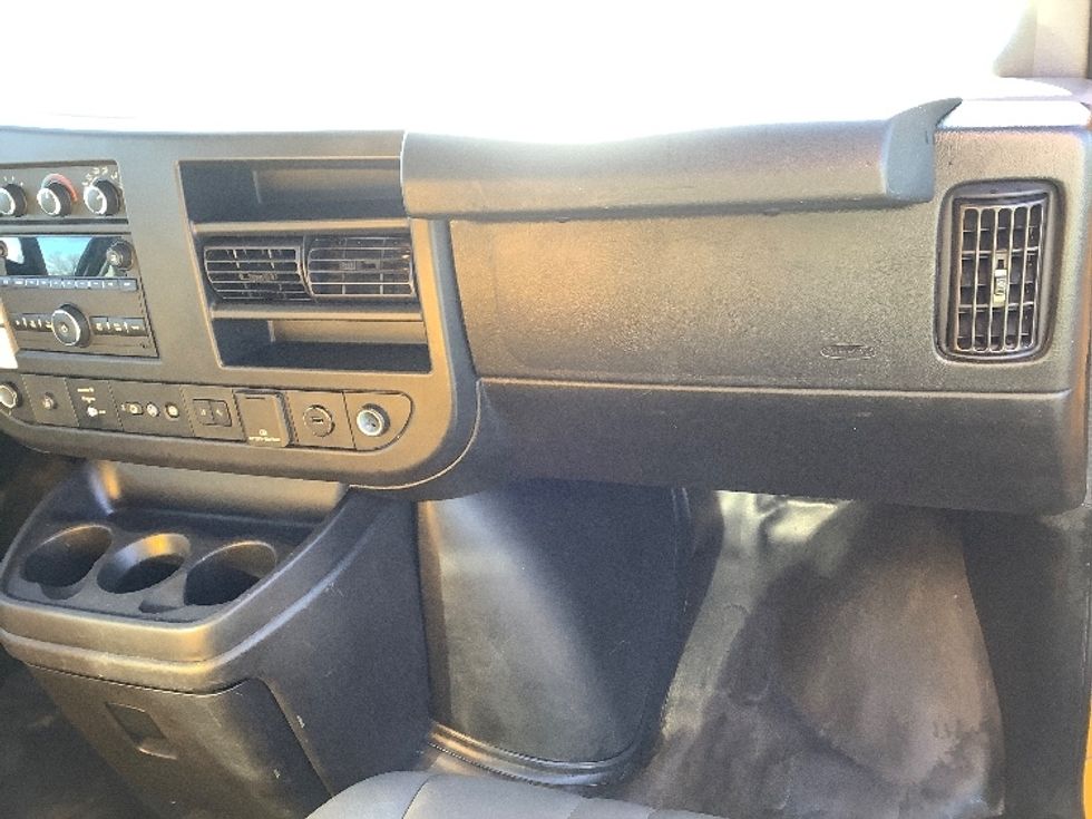 Light Duty Box Truck-Light and Medium Duty Trucks-GMC-2021-Savana G33503-Lacey-WA-107,667\n\t\tmiles-$ 26,750 - Image 21