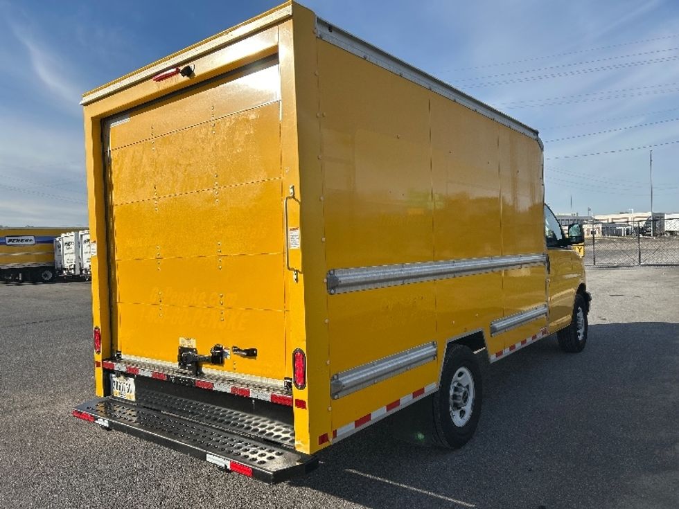 Light Duty Box Truck-Light and Medium Duty Trucks-GMC-2021-Savana G33503-Lafayette-LA-121,033\n\t\tmiles-$ 24,000 - Image 13