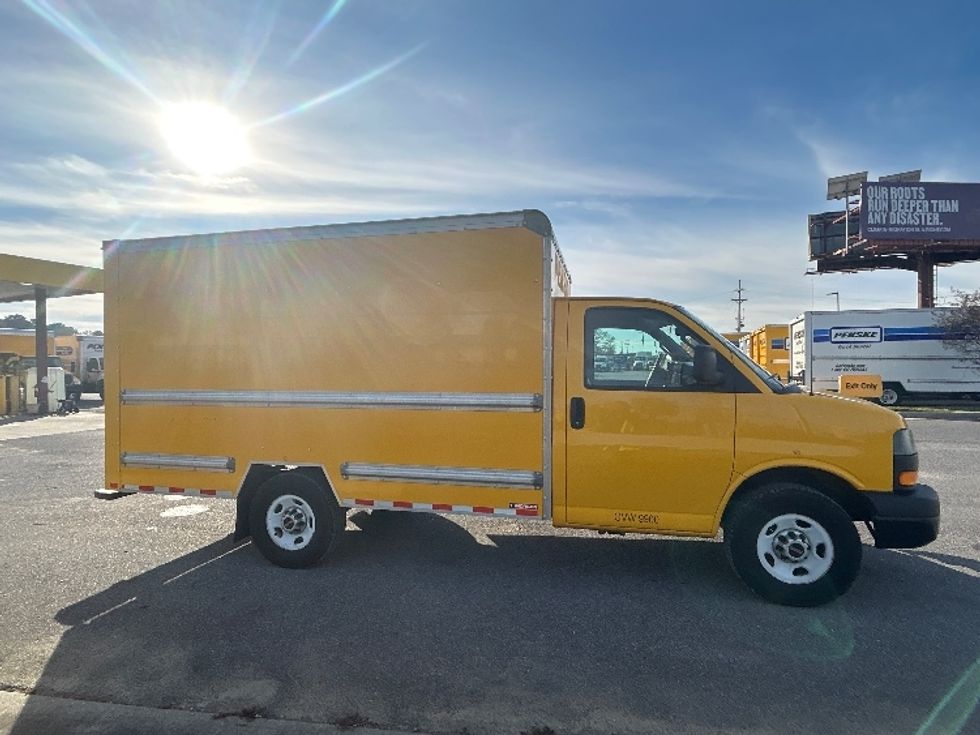 Light Duty Box Truck-Light and Medium Duty Trucks-GMC-2021-Savana G33503-Lafayette-LA-121,033\n\t\tmiles-$ 24,000 - Image 15