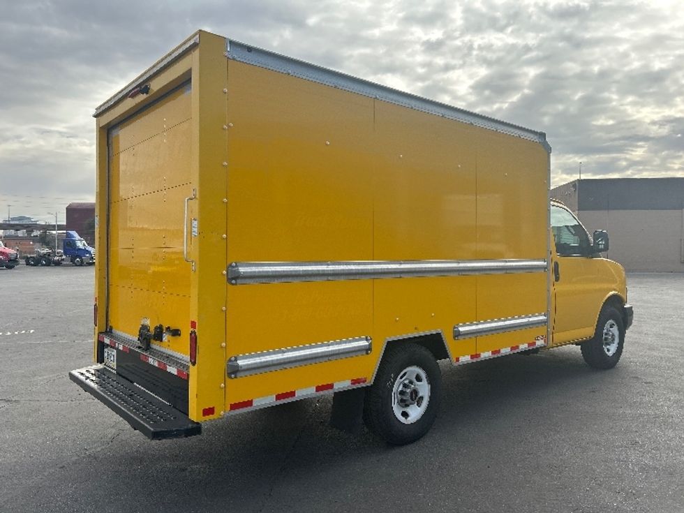 Light Duty Box Truck-Light and Medium Duty Trucks-GMC-2021-Savana G33503-Las Vegas-NV-103,455\n\t\tmiles-$ 27,500 - Image 12