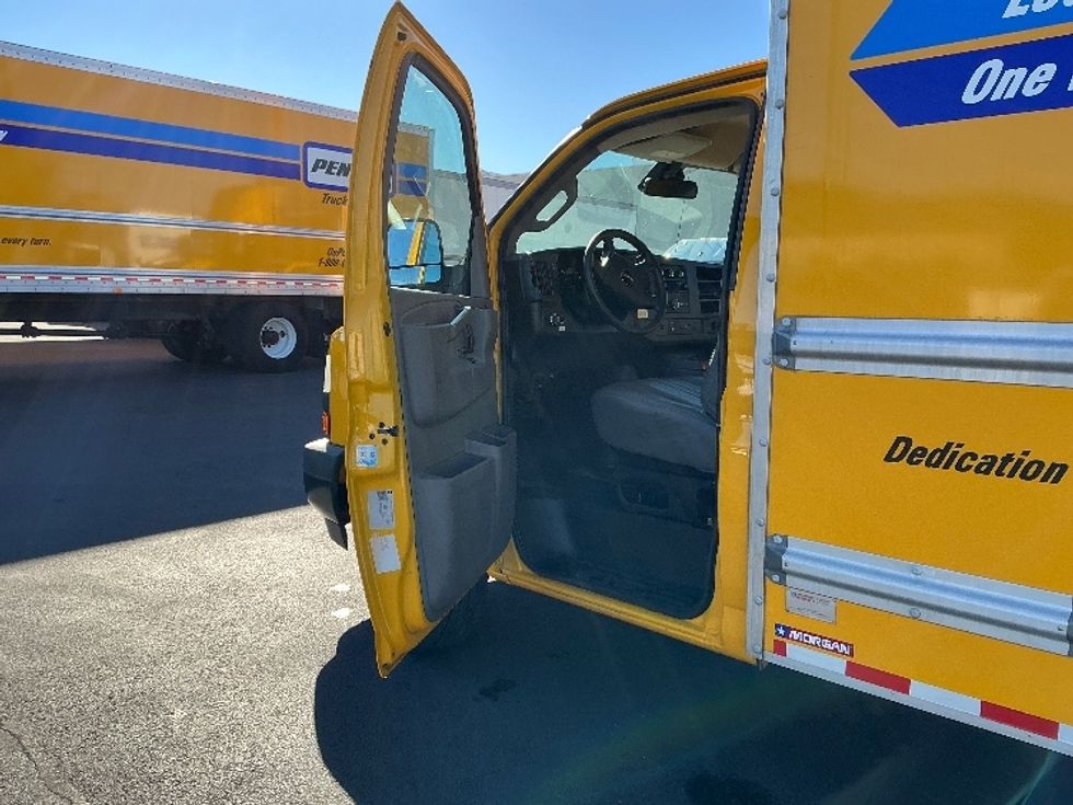 Light Duty Box Truck-Light and Medium Duty Trucks-GMC-2021-Savana G33503-Las Vegas-NV-103,455\n\t\tmiles-$ 27,500 - Image 15