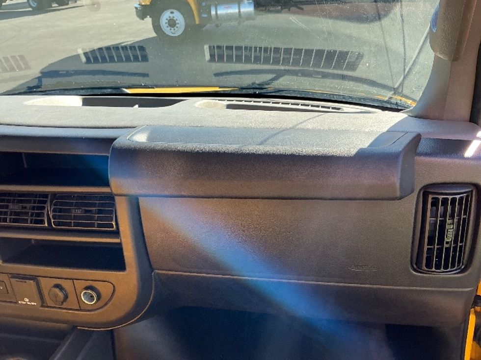 Light Duty Box Truck-Light and Medium Duty Trucks-GMC-2021-Savana G33503-Las Vegas-NV-103,455\n\t\tmiles-$ 27,500 - Image 20