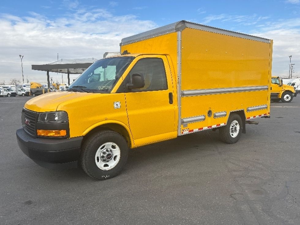 Light Duty Box Truck-Light and Medium Duty Trucks-GMC-2021-Savana G33503-Las Vegas-NV-103,455\n\t\tmiles-$ 27,500 - Image 3