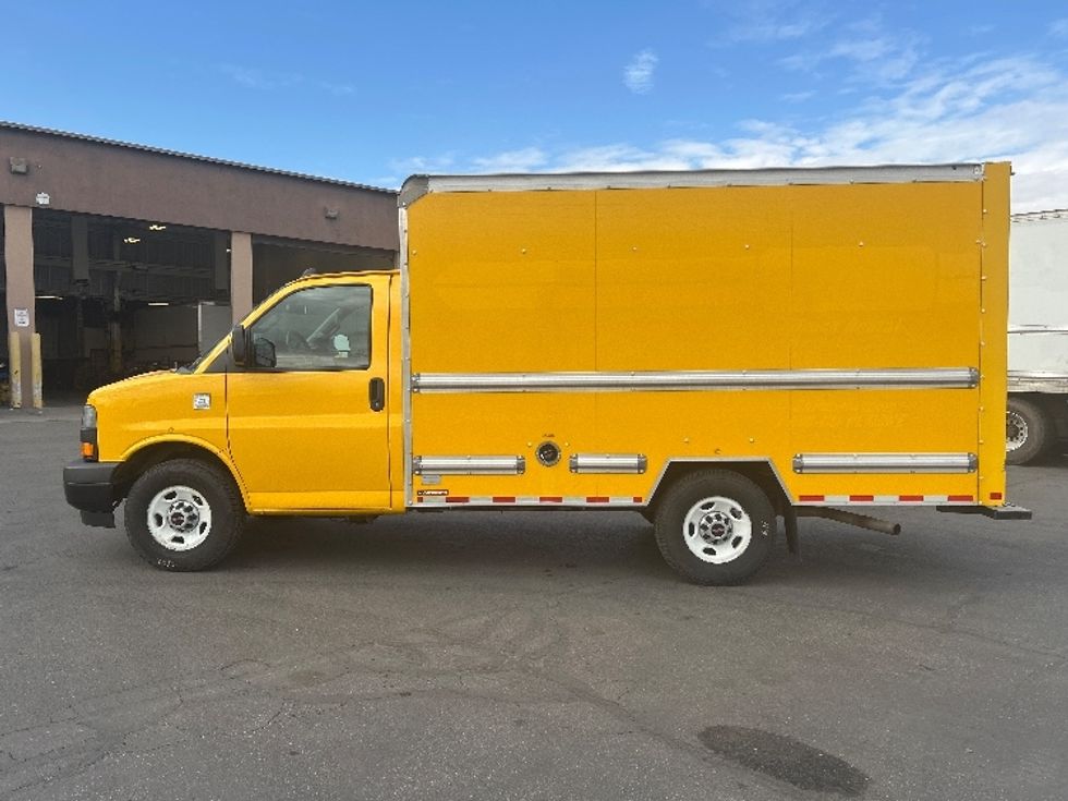 Light Duty Box Truck-Light and Medium Duty Trucks-GMC-2021-Savana G33503-Las Vegas-NV-103,455\n\t\tmiles-$ 27,500 - Image 4
