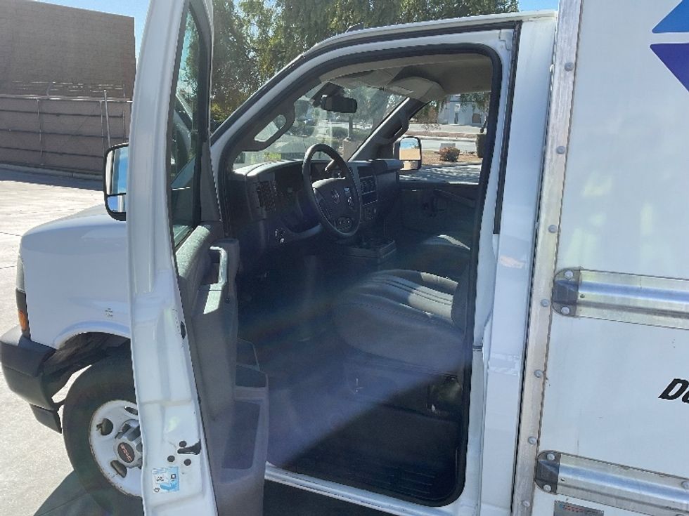 Light Duty Box Truck-Light and Medium Duty Trucks-GMC-2021-Savana G33503-Las Vegas-NV-112,283\n\t\tmiles-$ 29,000 - Image 16