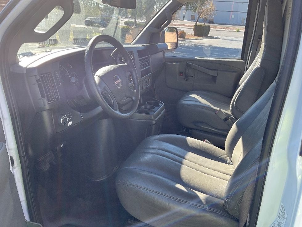 Light Duty Box Truck-Light and Medium Duty Trucks-GMC-2021-Savana G33503-Las Vegas-NV-112,283\n\t\tmiles-$ 29,000 - Image 17