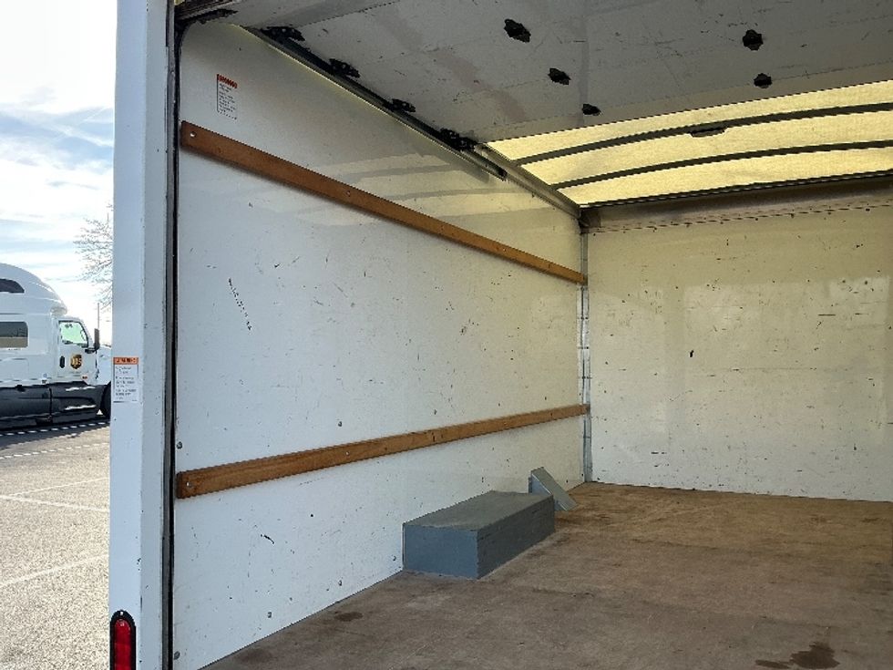 Light Duty Box Truck-Light and Medium Duty Trucks-GMC-2021-Savana G33503-Lexington-KY-75,366\n\t\tmiles-$ 30,750 - Image 10