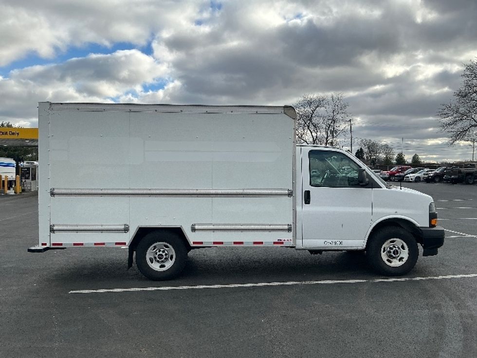 Light Duty Box Truck-Light and Medium Duty Trucks-GMC-2021-Savana G33503-Lexington-KY-75,366\n\t\tmiles-$ 30,750 - Image 14