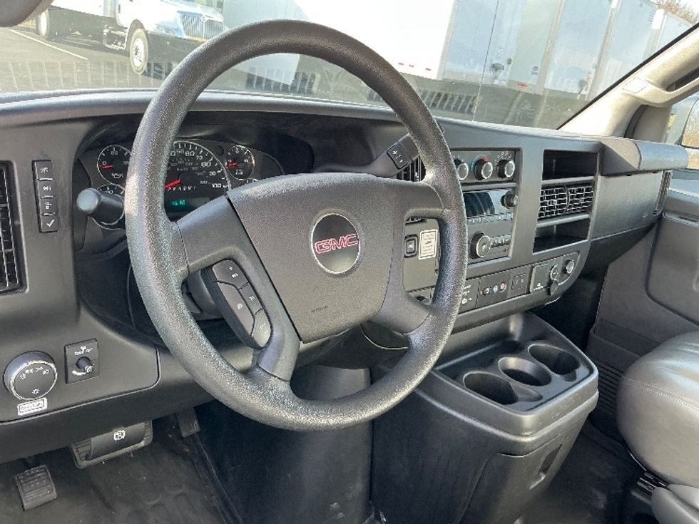 Light Duty Box Truck-Light and Medium Duty Trucks-GMC-2021-Savana G33503-Lexington-KY-75,366\n\t\tmiles-$ 30,750 - Image 16