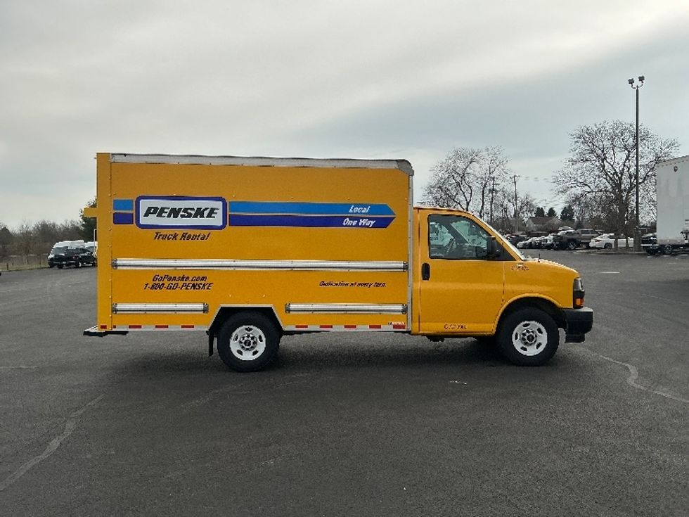 Light Duty Box Truck-Light and Medium Duty Trucks-GMC-2021-Savana G33503-Lexington-KY-99,579\n\t\tmiles-$ 25,750 - Image 14
