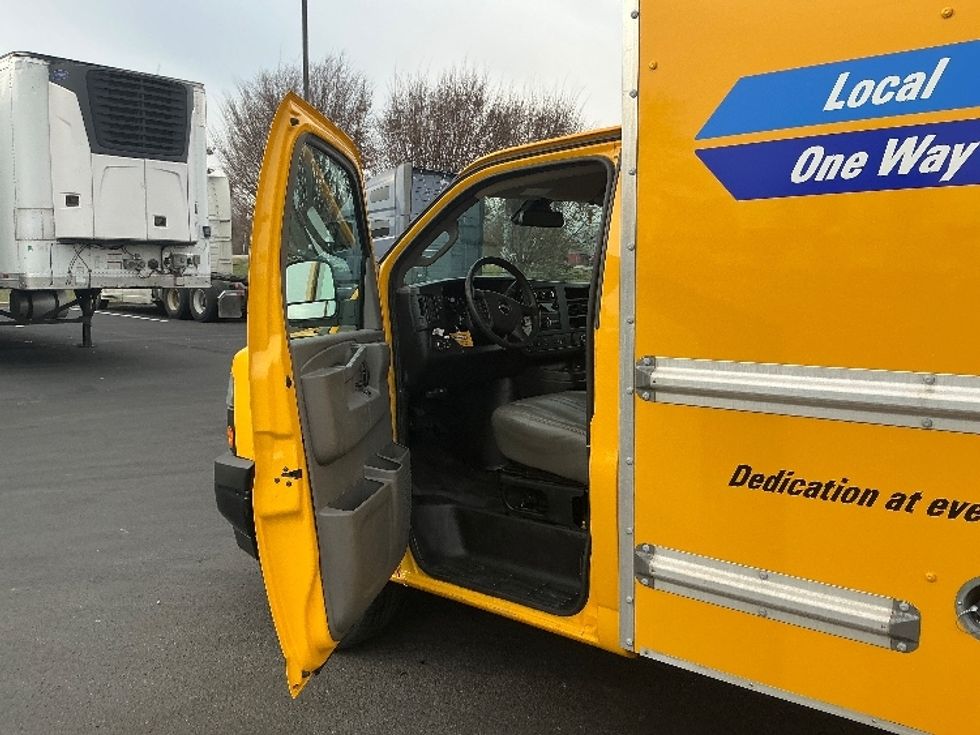 Light Duty Box Truck-Light and Medium Duty Trucks-GMC-2021-Savana G33503-Lexington-KY-99,579\n\t\tmiles-$ 25,750 - Image 15
