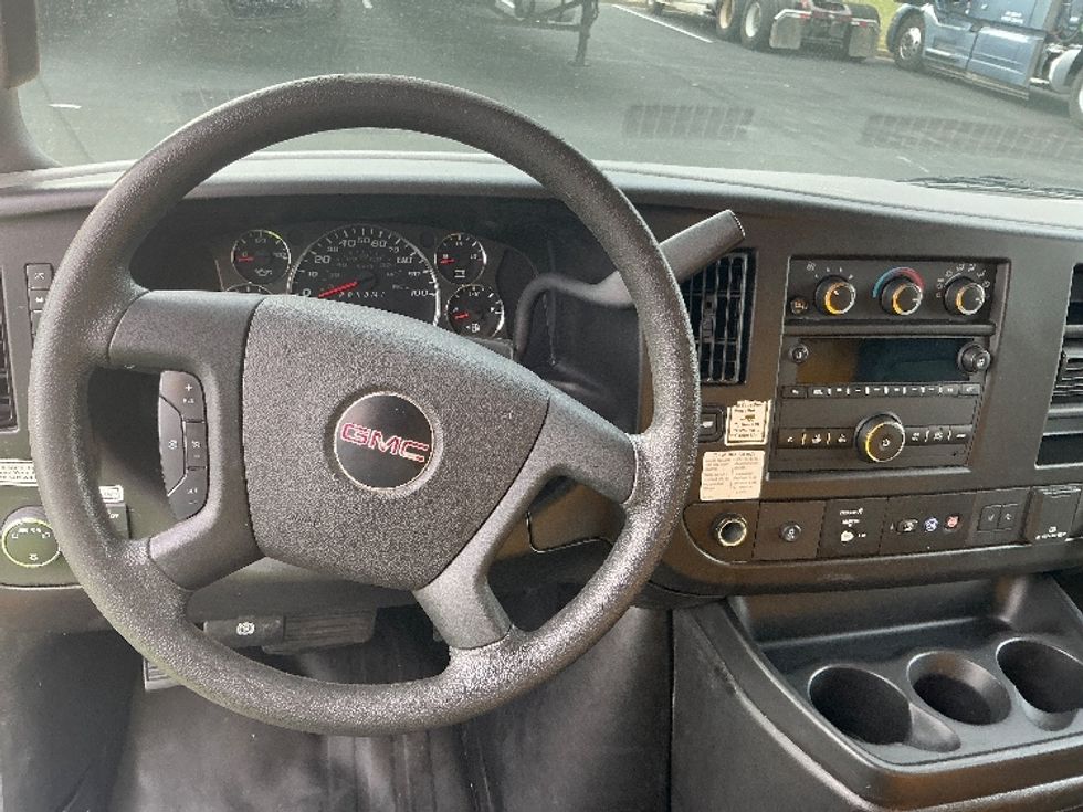 Light Duty Box Truck-Light and Medium Duty Trucks-GMC-2021-Savana G33503-Lexington-KY-99,579\n\t\tmiles-$ 25,750 - Image 17