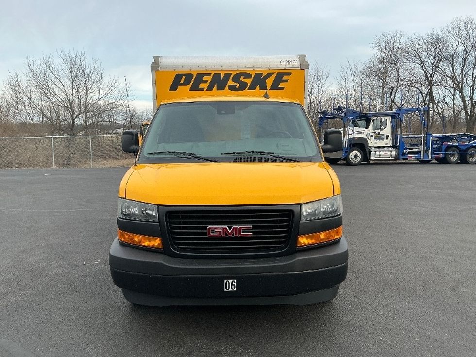 Light Duty Box Truck-Light and Medium Duty Trucks-GMC-2021-Savana G33503-Lexington-KY-99,579\n\t\tmiles-$ 25,750 - Image 2