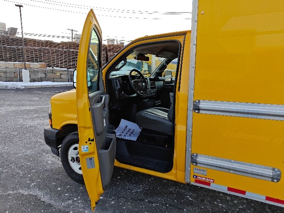 Light Duty Box Truck-Light and Medium Duty Trucks-GMC-2021-Savana G33503-Linden-NJ-101,195\n\t\tmiles-$ 25,500 - Image 16