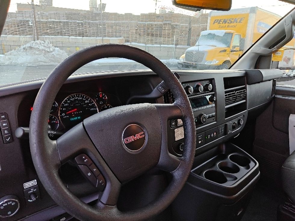 Light Duty Box Truck-Light and Medium Duty Trucks-GMC-2021-Savana G33503-Linden-NJ-101,195\n\t\tmiles-$ 25,500 - Image 17