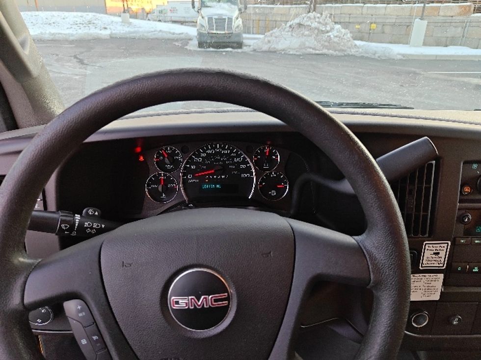 Light Duty Box Truck-Light and Medium Duty Trucks-GMC-2021-Savana G33503-Linden-NJ-101,195\n\t\tmiles-$ 25,500 - Image 18