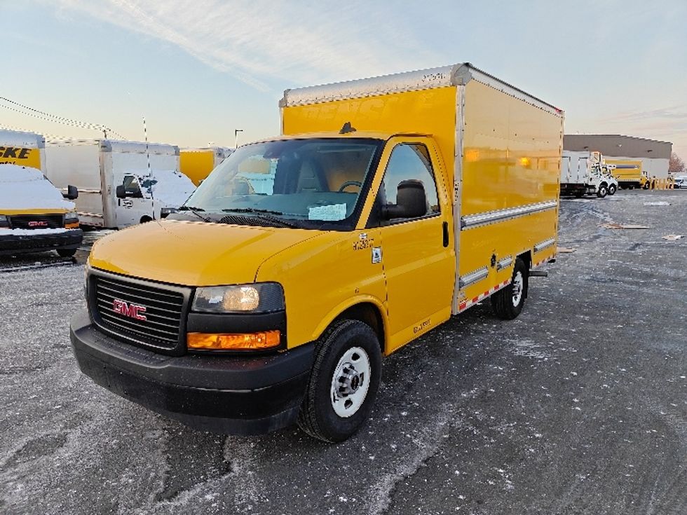 Light Duty Box Truck-Light and Medium Duty Trucks-GMC-2021-Savana G33503-Linden-NJ-101,195\n\t\tmiles-$ 25,500 - Image 3