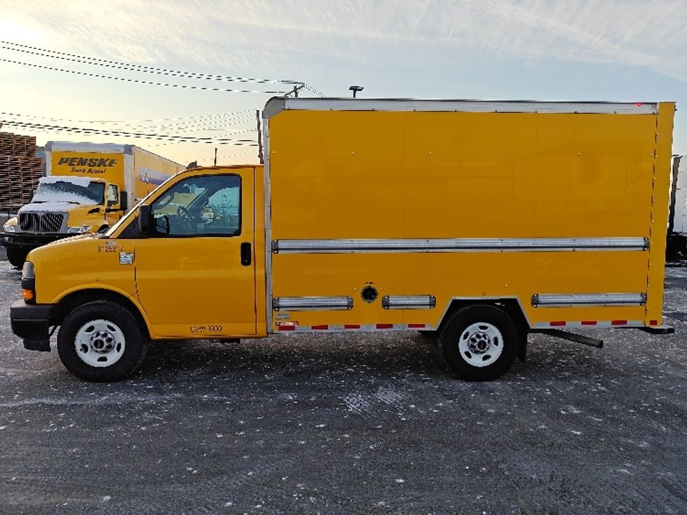 Light Duty Box Truck-Light and Medium Duty Trucks-GMC-2021-Savana G33503-Linden-NJ-101,195\n\t\tmiles-$ 25,500 - Image 4