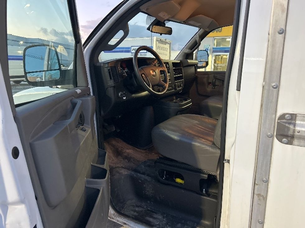 Light Duty Box Truck-Light and Medium Duty Trucks-GMC-2021-Savana G33503-Linden-NJ-102,768\n\t\tmiles-$ 27,750 - Image 13
