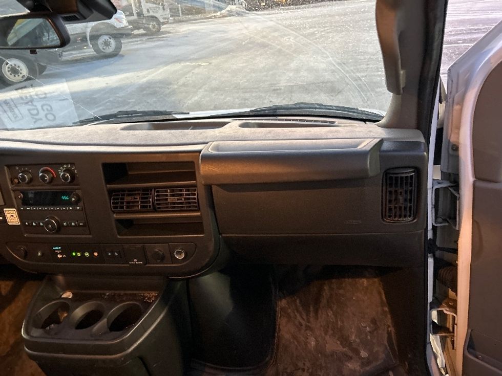 Light Duty Box Truck-Light and Medium Duty Trucks-GMC-2021-Savana G33503-Linden-NJ-102,768\n\t\tmiles-$ 27,750 - Image 18