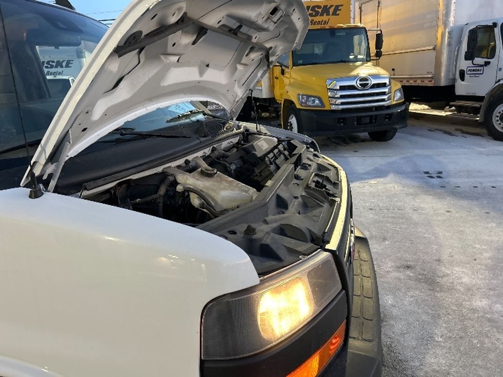 Light Duty Box Truck-Light and Medium Duty Trucks-GMC-2021-Savana G33503-Linden-NJ-102,768\n\t\tmiles-$ 27,750 - Image 19