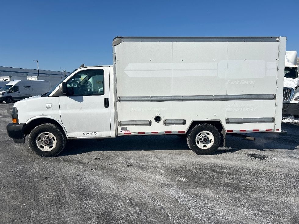 Light Duty Box Truck-Light and Medium Duty Trucks-GMC-2021-Savana G33503-Linden-NJ-103,150\n\t\tmiles-$ 27,750 - Image 13