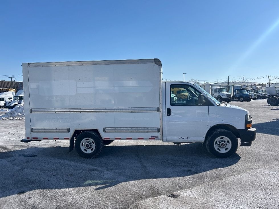 Light Duty Box Truck-Light and Medium Duty Trucks-GMC-2021-Savana G33503-Linden-NJ-103,150\n\t\tmiles-$ 27,750 - Image 14