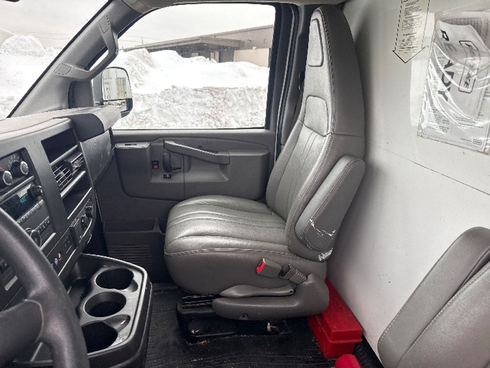Light Duty Box Truck-Light and Medium Duty Trucks-GMC-2021-Savana G33503-Linden-NJ-103,150\n\t\tmiles-$ 27,750 - Image 18