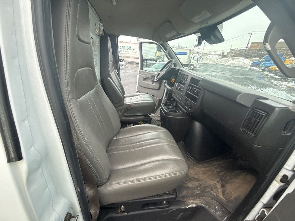 Light Duty Box Truck-Light and Medium Duty Trucks-GMC-2021-Savana G33503-Linden-NJ-103,150\n\t\tmiles-$ 27,750 - Image 21