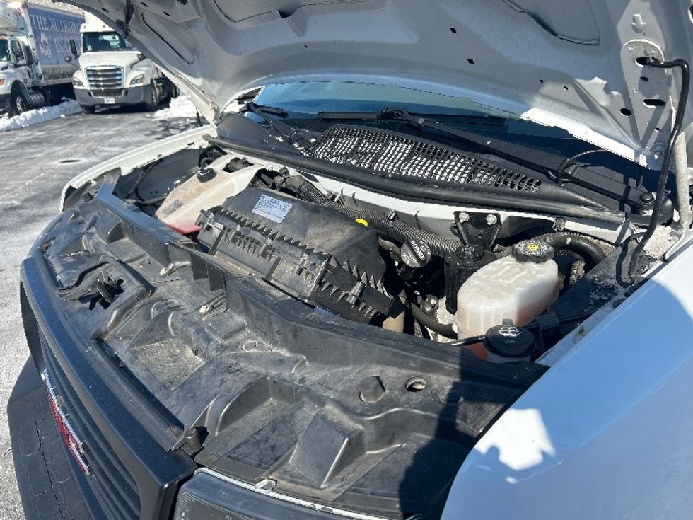 Light Duty Box Truck-Light and Medium Duty Trucks-GMC-2021-Savana G33503-Linden-NJ-103,150\n\t\tmiles-$ 27,750 - Image 23