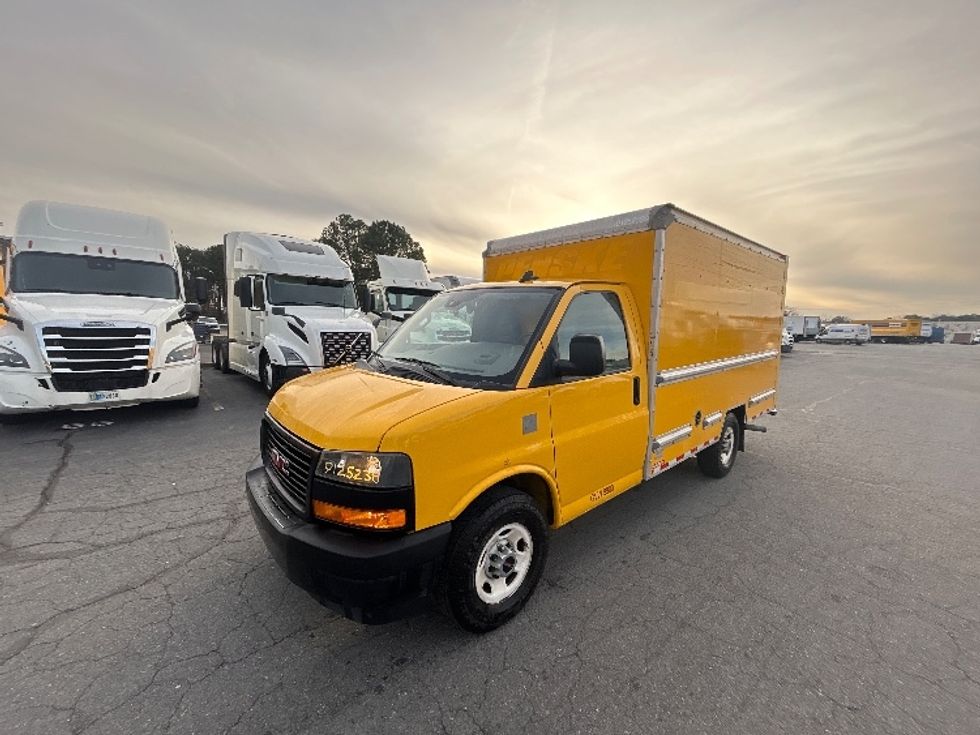 Light Duty Box Truck-Light and Medium Duty Trucks-GMC-2021-Savana G33503-Little Rock-AR-105,779\n\t\tmiles-$ 25,500 - Image 1