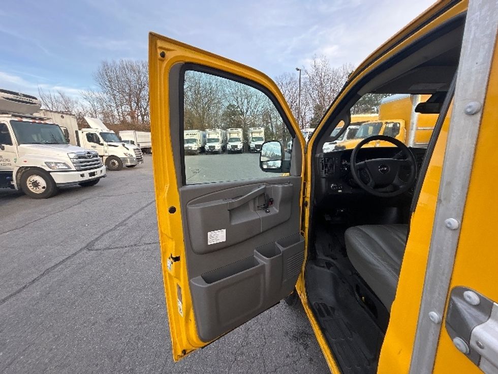 Light Duty Box Truck-Light and Medium Duty Trucks-GMC-2021-Savana G33503-Little Rock-AR-105,779\n\t\tmiles-$ 25,500 - Image 16