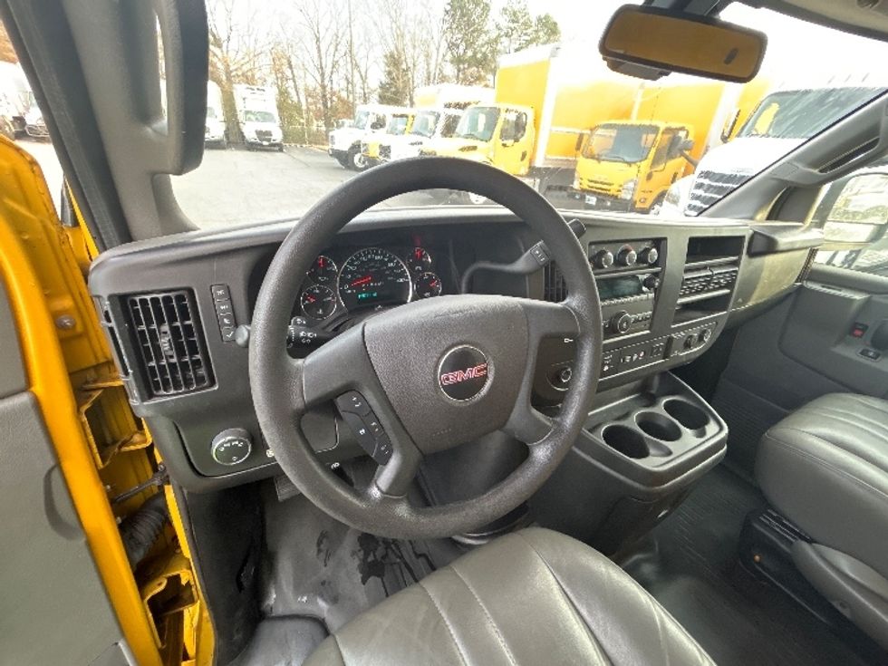 Light Duty Box Truck-Light and Medium Duty Trucks-GMC-2021-Savana G33503-Little Rock-AR-105,779\n\t\tmiles-$ 25,500 - Image 17