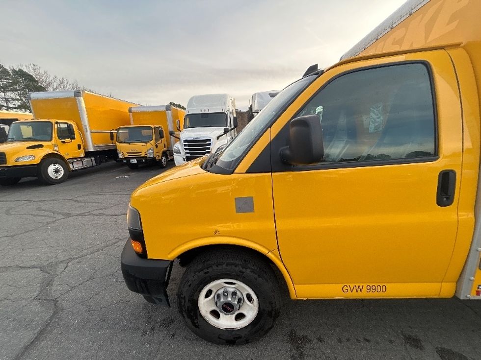 Light Duty Box Truck-Light and Medium Duty Trucks-GMC-2021-Savana G33503-Little Rock-AR-105,779\n\t\tmiles-$ 25,500 - Image 25