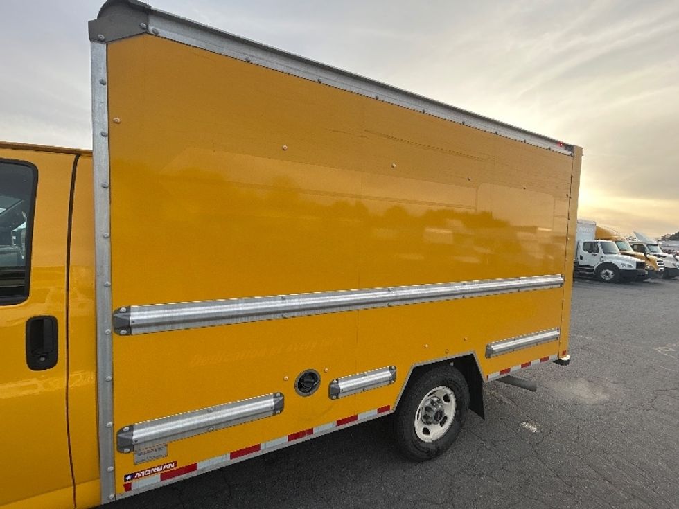 Light Duty Box Truck-Light and Medium Duty Trucks-GMC-2021-Savana G33503-Little Rock-AR-105,779\n\t\tmiles-$ 25,500 - Image 26