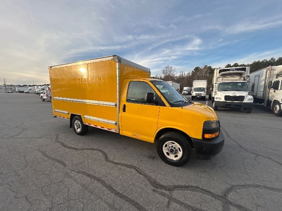 Light Duty Box Truck-Light and Medium Duty Trucks-GMC-2021-Savana G33503-Little Rock-AR-105,779\n\t\tmiles-$ 25,500 - Image 3