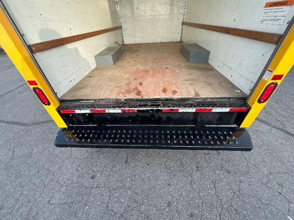 Light Duty Box Truck-Light and Medium Duty Trucks-GMC-2021-Savana G33503-Little Rock-AR-105,779\n\t\tmiles-$ 25,500 - Image 9