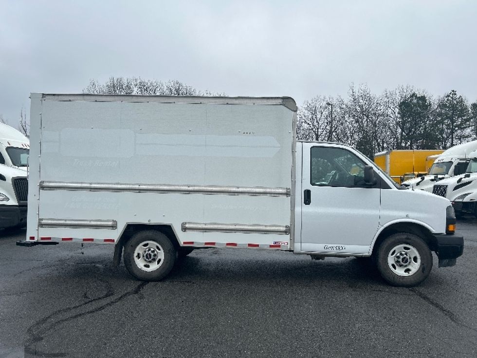 Light Duty Box Truck-Light and Medium Duty Trucks-GMC-2021-Savana G33503-Little Rock-AR-113,803\n\t\tmiles-$ 27,000 - Image 12