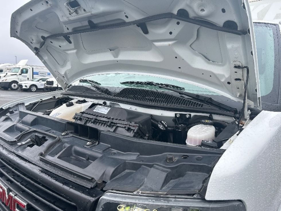 Light Duty Box Truck-Light and Medium Duty Trucks-GMC-2021-Savana G33503-Little Rock-AR-113,803\n\t\tmiles-$ 27,000 - Image 20