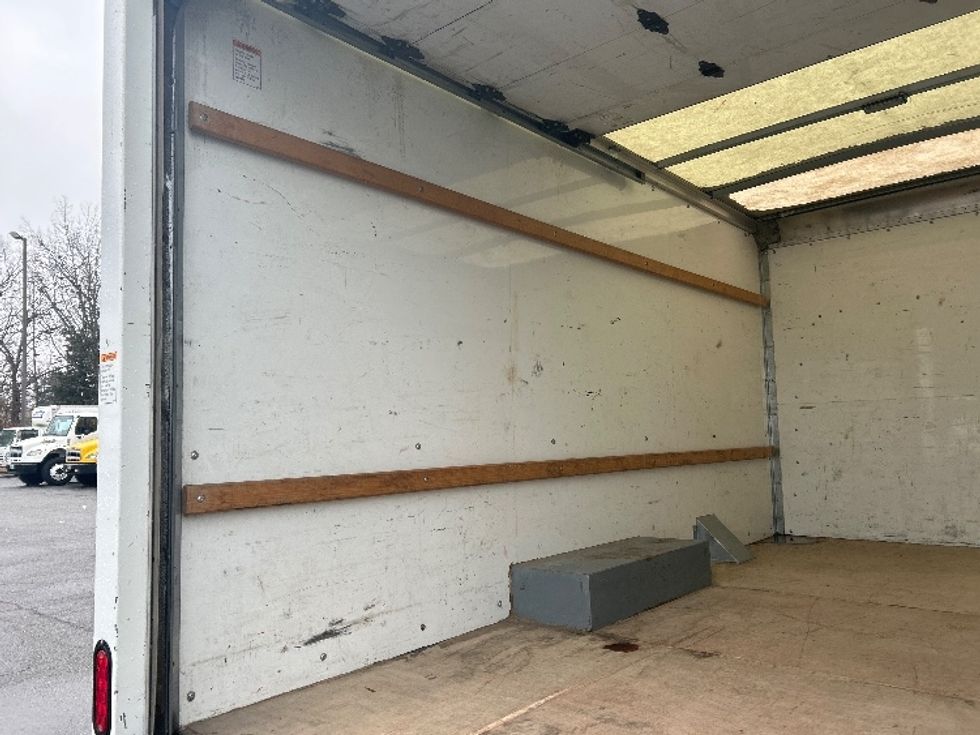 Light Duty Box Truck-Light and Medium Duty Trucks-GMC-2021-Savana G33503-Little Rock-AR-113,803\n\t\tmiles-$ 27,000 - Image 9