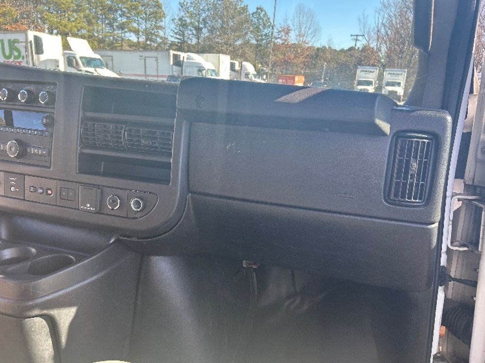 Light Duty Box Truck-Light and Medium Duty Trucks-GMC-2021-Savana G33503-Little Rock-AR-114,114\n\t\tmiles-$ 27,000 - Image 18