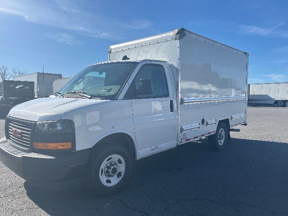Light Duty Box Truck-Light and Medium Duty Trucks-GMC-2021-Savana G33503-Little Rock-AR-114,114\n\t\tmiles-$ 27,000 - Image 3