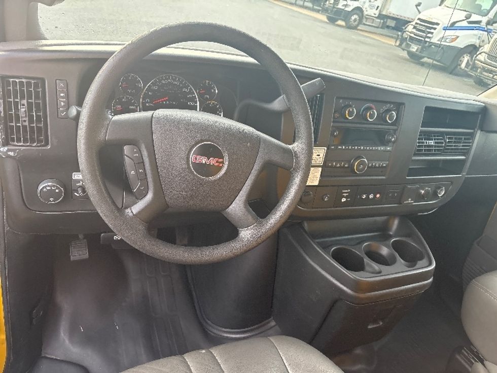 Light Duty Box Truck-Light and Medium Duty Trucks-GMC-2021-Savana G33503-Little Rock-AR-119,213\n\t\tmiles-$ 24,750 - Image 18