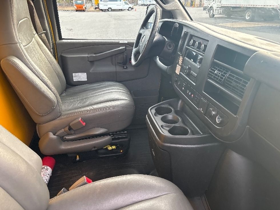 Light Duty Box Truck-Light and Medium Duty Trucks-GMC-2021-Savana G33503-Little Rock-AR-119,213\n\t\tmiles-$ 24,750 - Image 22