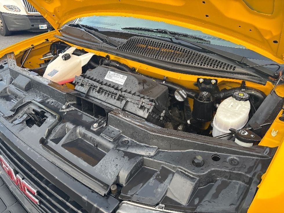 Light Duty Box Truck-Light and Medium Duty Trucks-GMC-2021-Savana G33503-Little Rock-AR-119,213\n\t\tmiles-$ 24,750 - Image 24