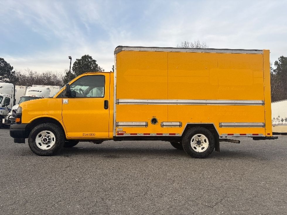 Light Duty Box Truck-Light and Medium Duty Trucks-GMC-2021-Savana G33503-Little Rock-AR-119,213\n\t\tmiles-$ 24,750 - Image 4
