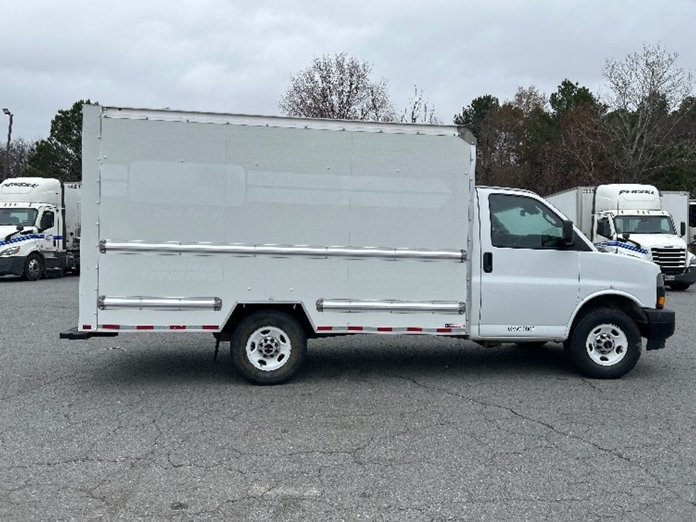 Light Duty Box Truck-Light and Medium Duty Trucks-GMC-2021-Savana G33503-Little Rock-AR-120,103\n\t\tmiles-$ 26,250 - Image 12