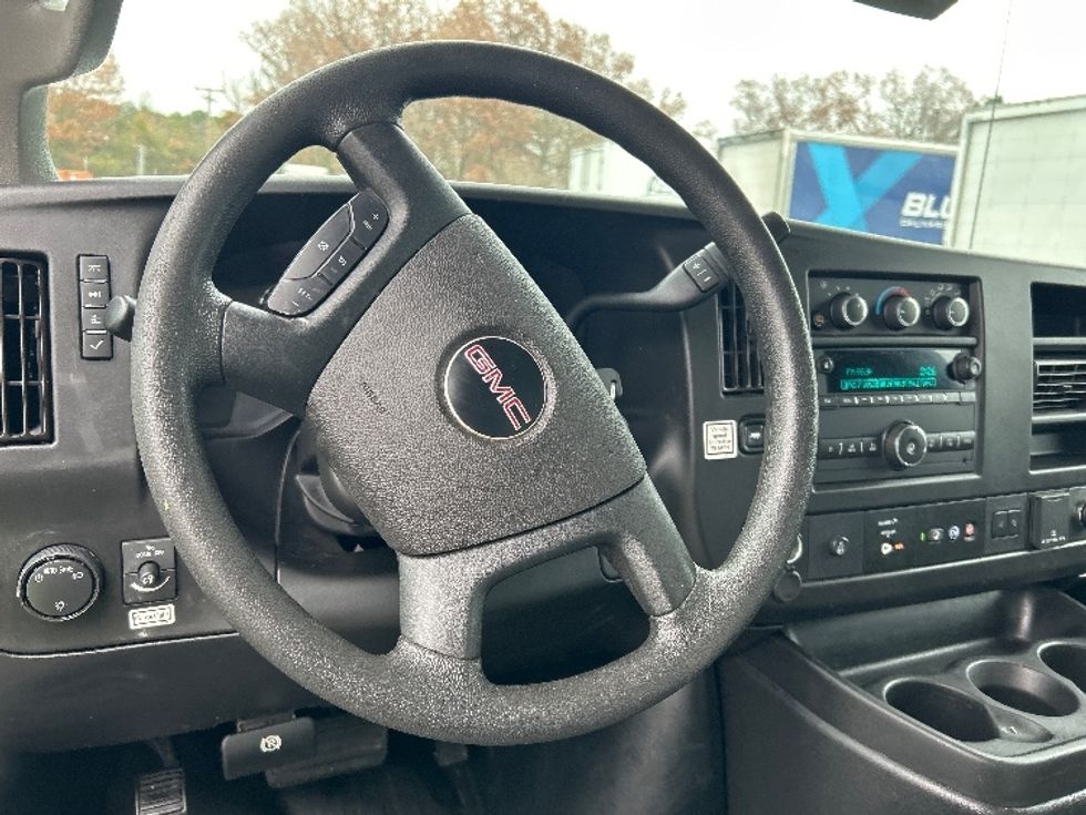 Light Duty Box Truck-Light and Medium Duty Trucks-GMC-2021-Savana G33503-Little Rock-AR-120,103\n\t\tmiles-$ 26,250 - Image 15