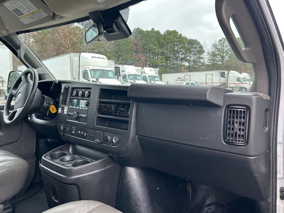 Light Duty Box Truck-Light and Medium Duty Trucks-GMC-2021-Savana G33503-Little Rock-AR-120,103\n\t\tmiles-$ 26,250 - Image 18